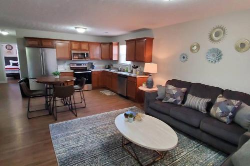 Middletown House | Diamond in the Sky-704
