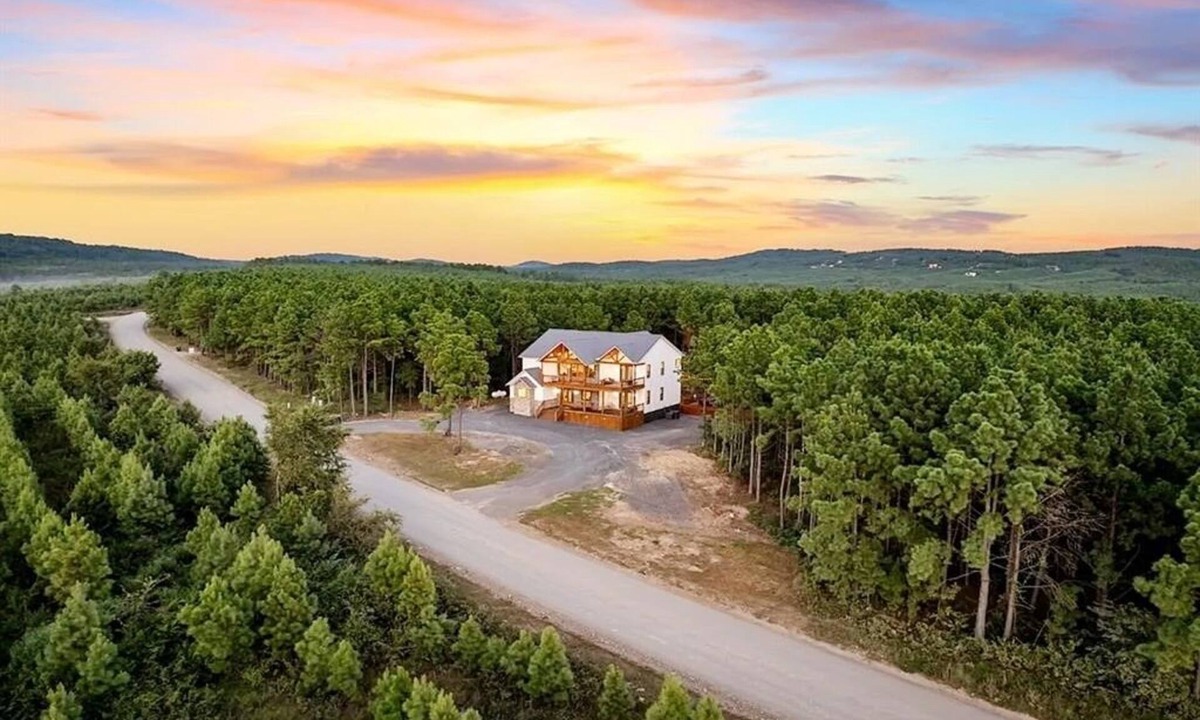 Pickens Cabin | Diamond Sunset Retreat w/Seasonal Pool, Hot Tub, Game Room & Outdoor Spaces!