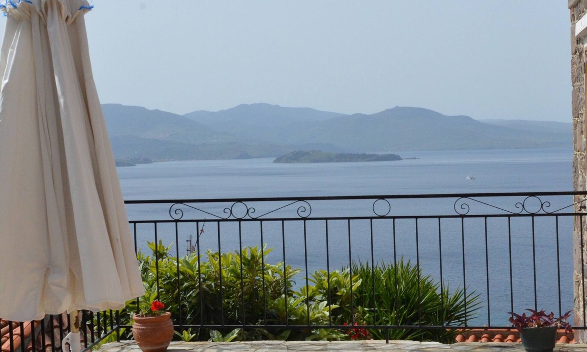 Mithimna Hotel | DIAMOND VIEW