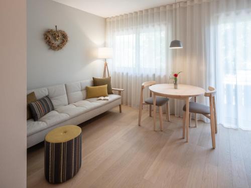 Lana Apartment | Dianthus Apartment