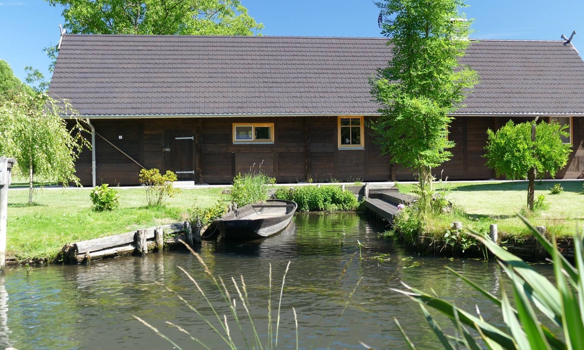 Lubbenau/Spreewald House | Die Scheune: Spreewaldblockhaus in Lehde mit Kamin, Sauna und eigenem Hafen