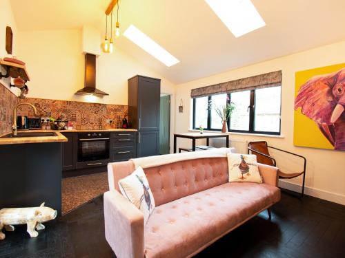 Maidstone House | Diesel's Desirable Den - Uk36786