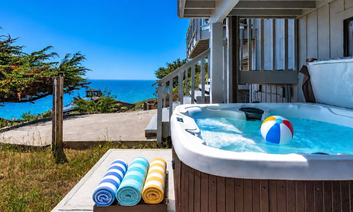 Dillon Beach House | Dillon Beach Retreat! Fun Game Room! Drop Anchor! HtTb~PupOK-Whale Watch