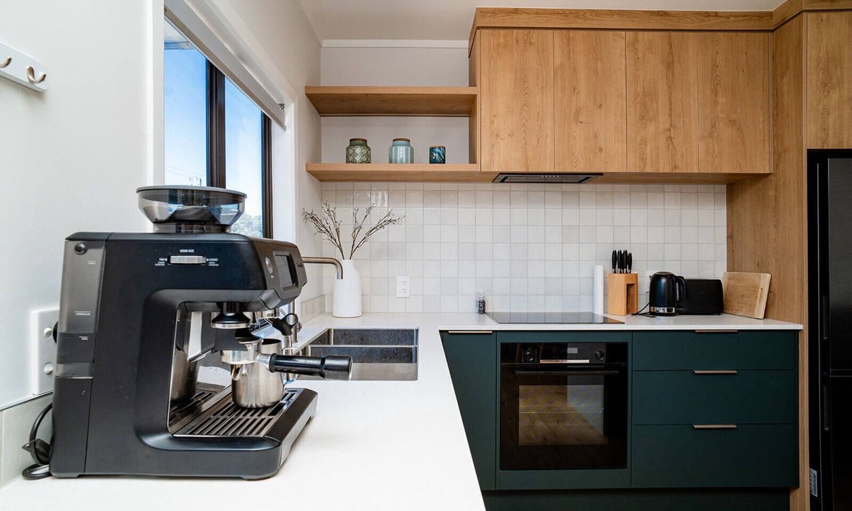 Waihi Beach House | Dillon Darling - fun family holiday home, close to village and beach, sleeps 11!