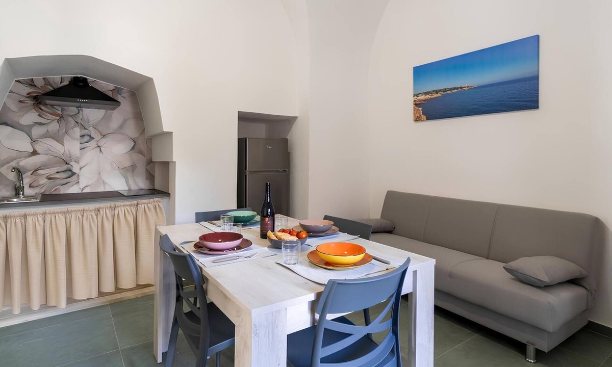Miggiano House | Dimora Giulietta, modern accommodation with vaulted ceilings, in a Salento courtyard