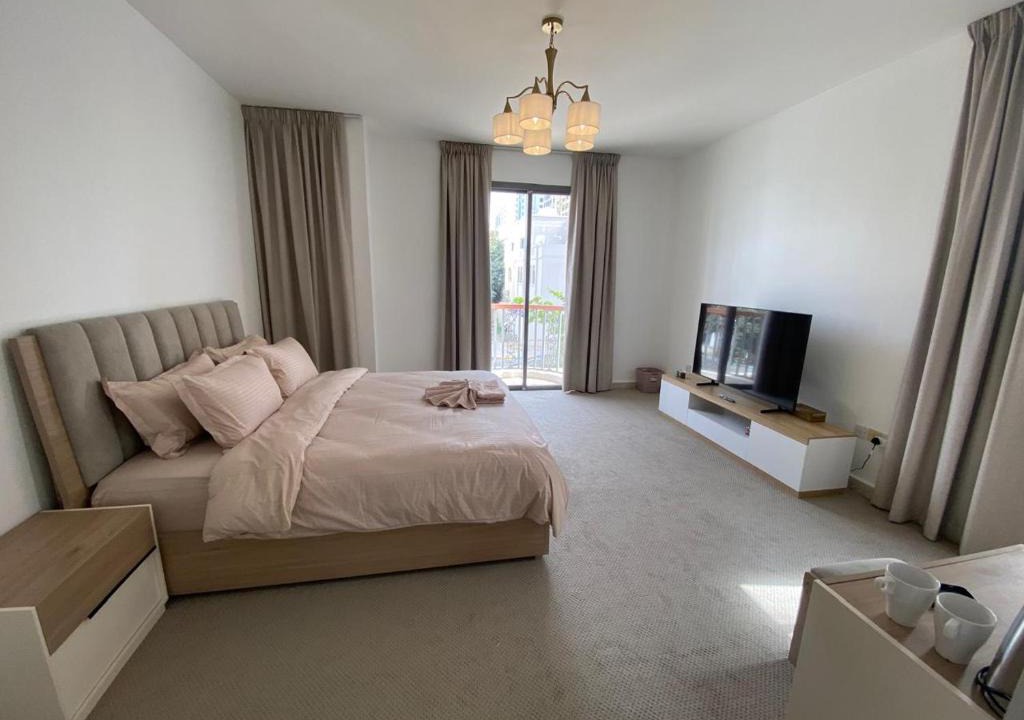 Al Wahdah House | Dinar - villa master bedroom