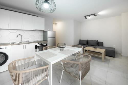 Paleros Apartment | DION APARTMENTS