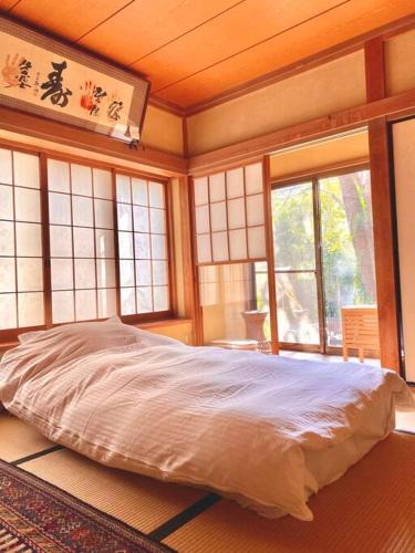Ota Ski Chalet | Diplomat House very close to JR Station