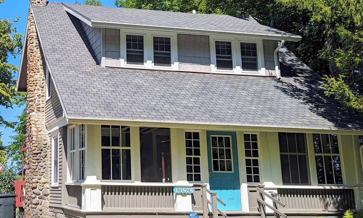 East Springfield House | DIRECT beach access from property - 5 lakefront acres
