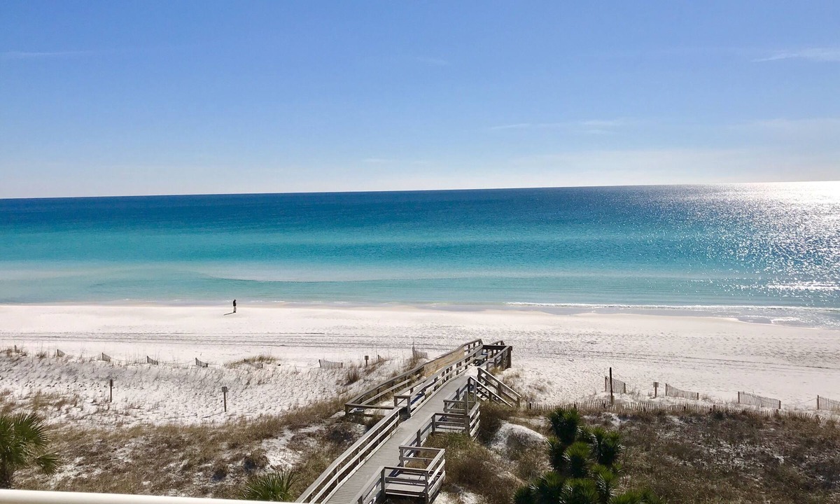 Fort Walton Beach Condo | Direct Beach Front, Free Beach Service, Amazing Views, Lazy River, Many Pools!