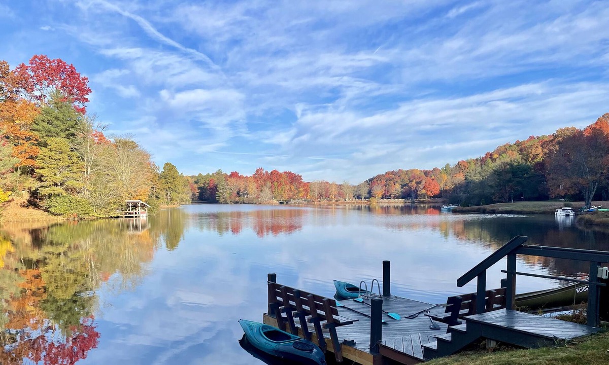 Brevard House | Direct Lakefront Connestee Falls: Views + private dock + 4 kayaks + Not steep!