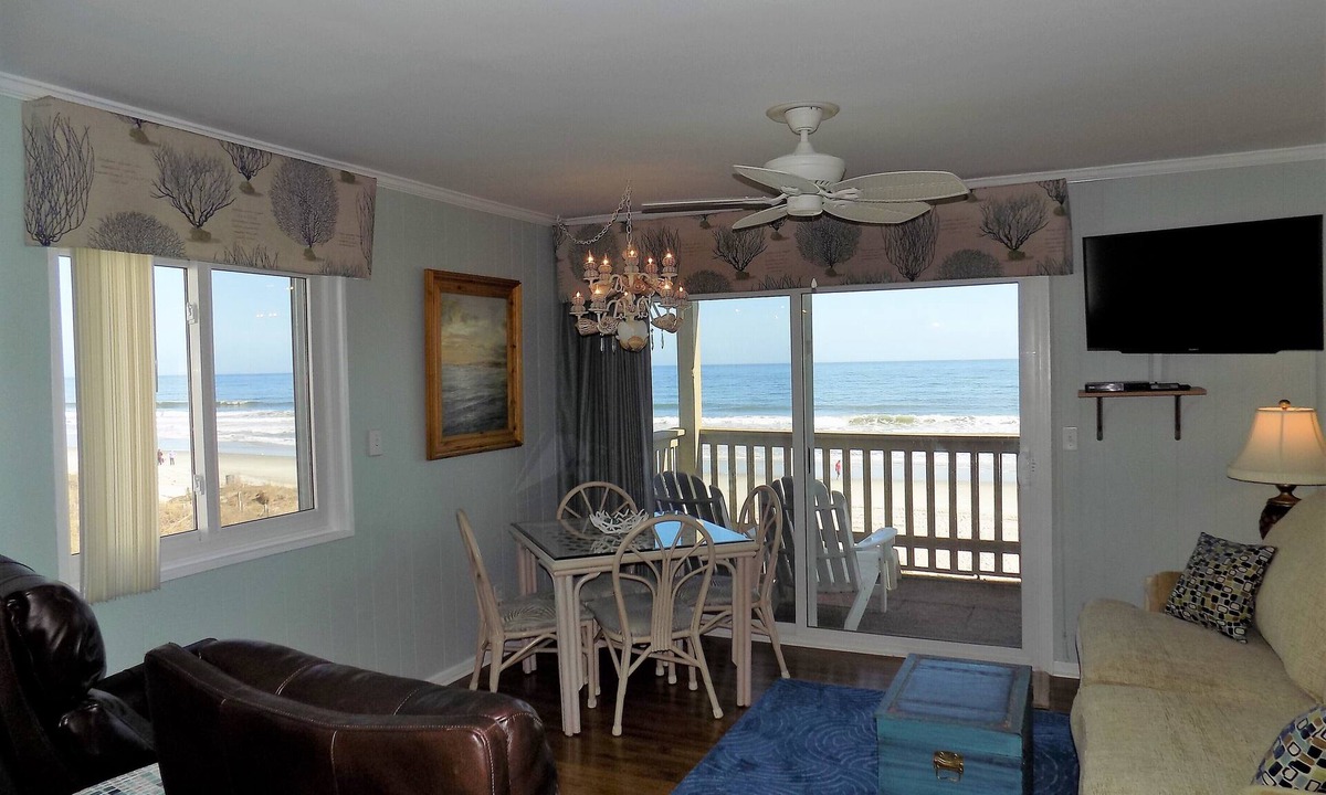 Windy Hill Condo | DIRECT OCEANFRONT! Super Clean-Highly Rated - Awesome Location! BOOK NOW!