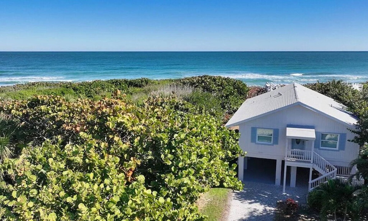 North Beach House | Direct Oceanfront Beach house on island