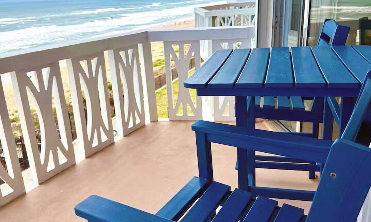 Ormond-by-the-Sea Condo | Direct Oceanfront. Best Views and Location. Balcony. Pool. Beach Gear.