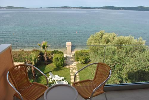 Bibinje Villa | Direct Seafront Villa