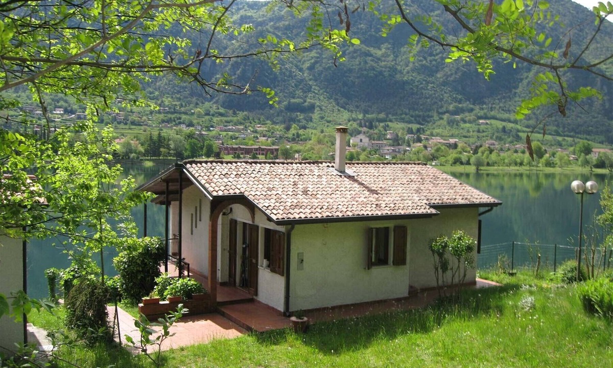 Idro House | Directly on the lake