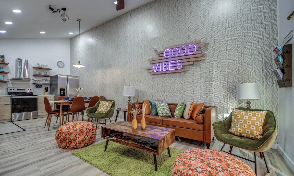 Mesa Grande House | ✧DISCO DEN✧ All New Funky 70s Pad w/Hot Tub! 3 bedrooms/2 bathrooms!