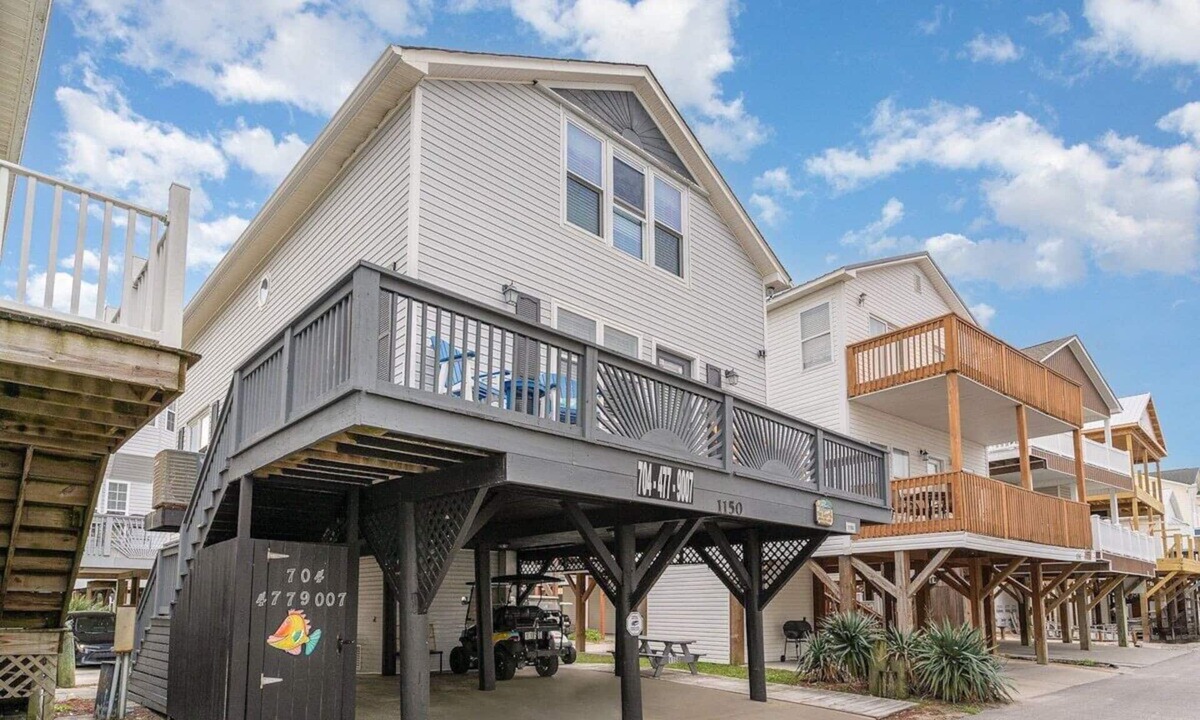 Surfside Beach House | 🌞 DISCOUNTED JUNE 27- JULY 4! OCEANVIEW* 2 GOLF CARTS* LINENS🌊