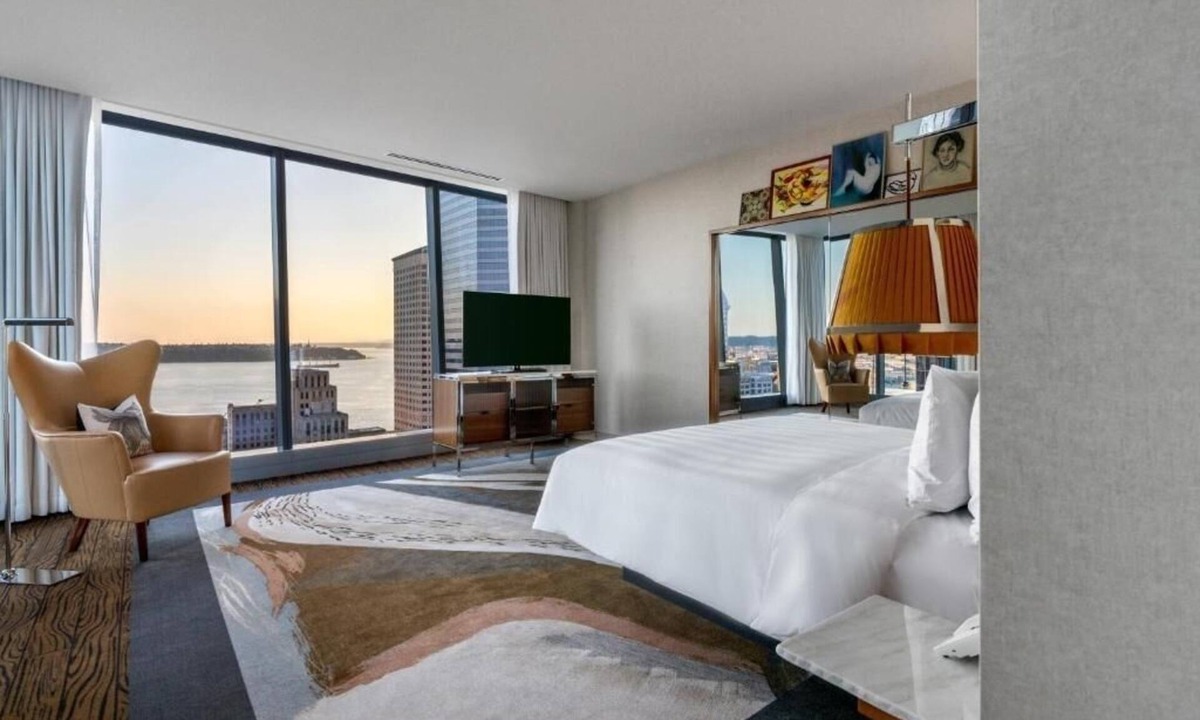 Downtown Seattle Hotel | Discover 4 Elegant King Suites in Downtown Seattle