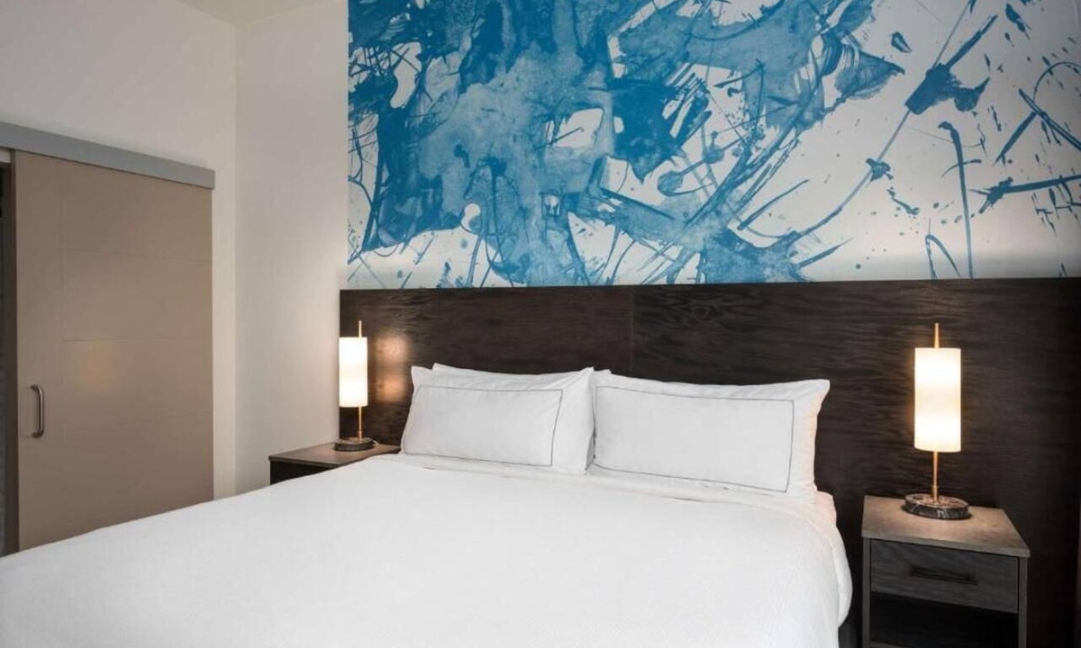 Central Area Hotel | Discover a Relaxing Space Near Local Attractions & Dinings | Paid Parking Onsite