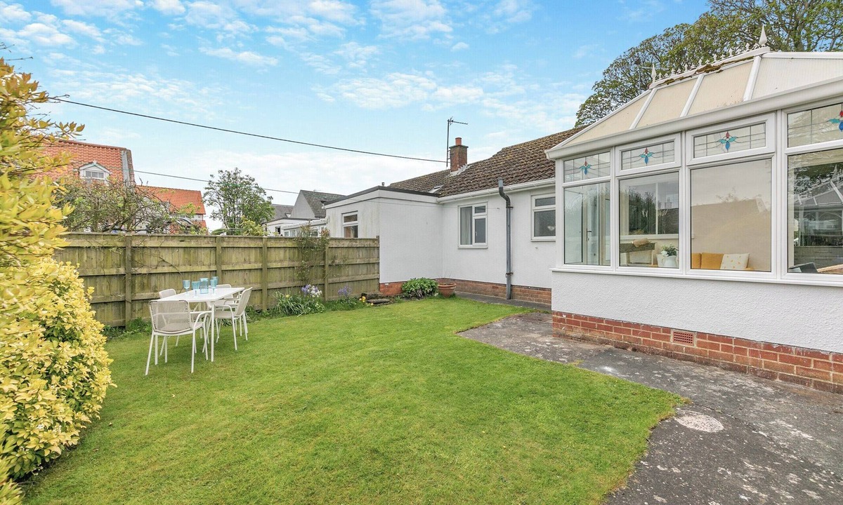 Beadnell Cottage | Discover coastal comfort with your perfect retreat in the heart of Beadnell.