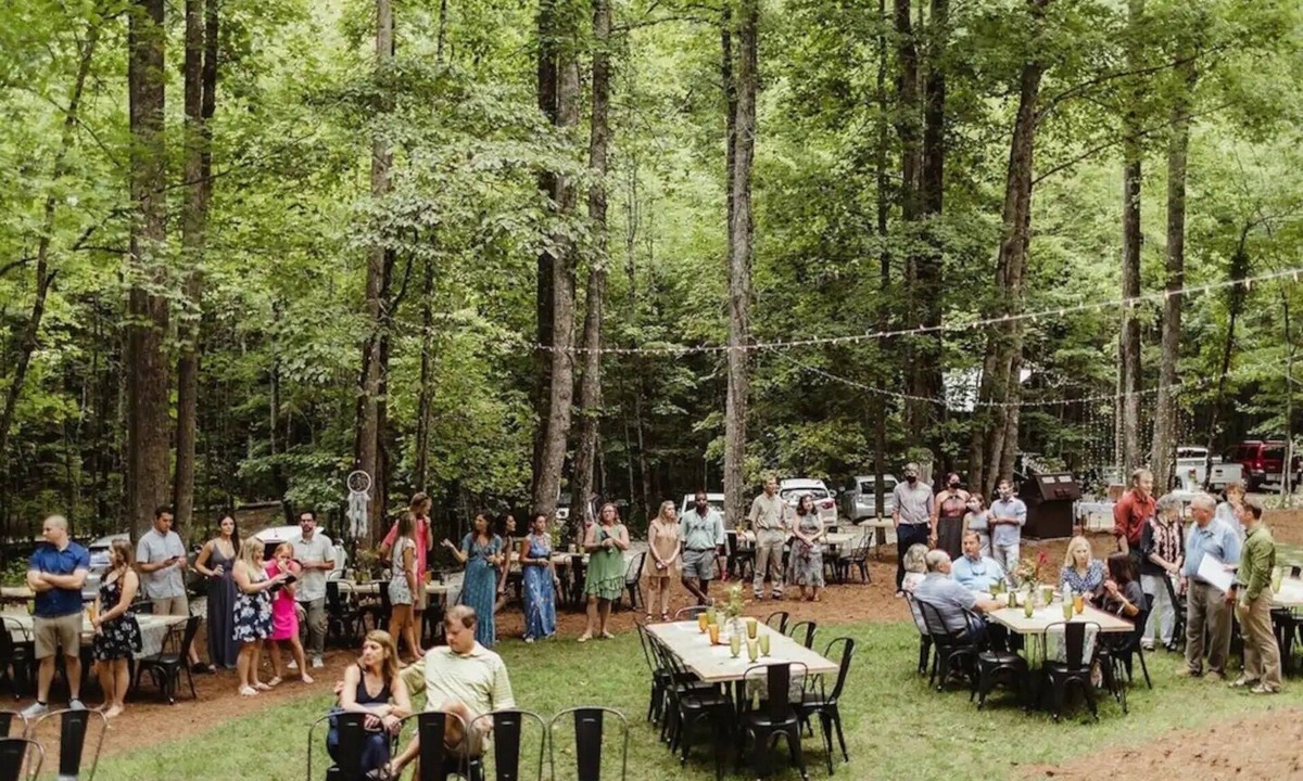 Brevard RV Rental | Discover the ultimate wedding experience at Cherryfield Luxury Camping.