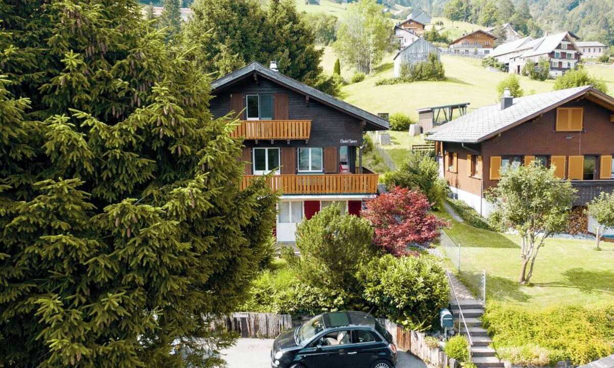 Amden Apartment | "Discover Tranquil Comfort in the Heart of Scenic Amden"
