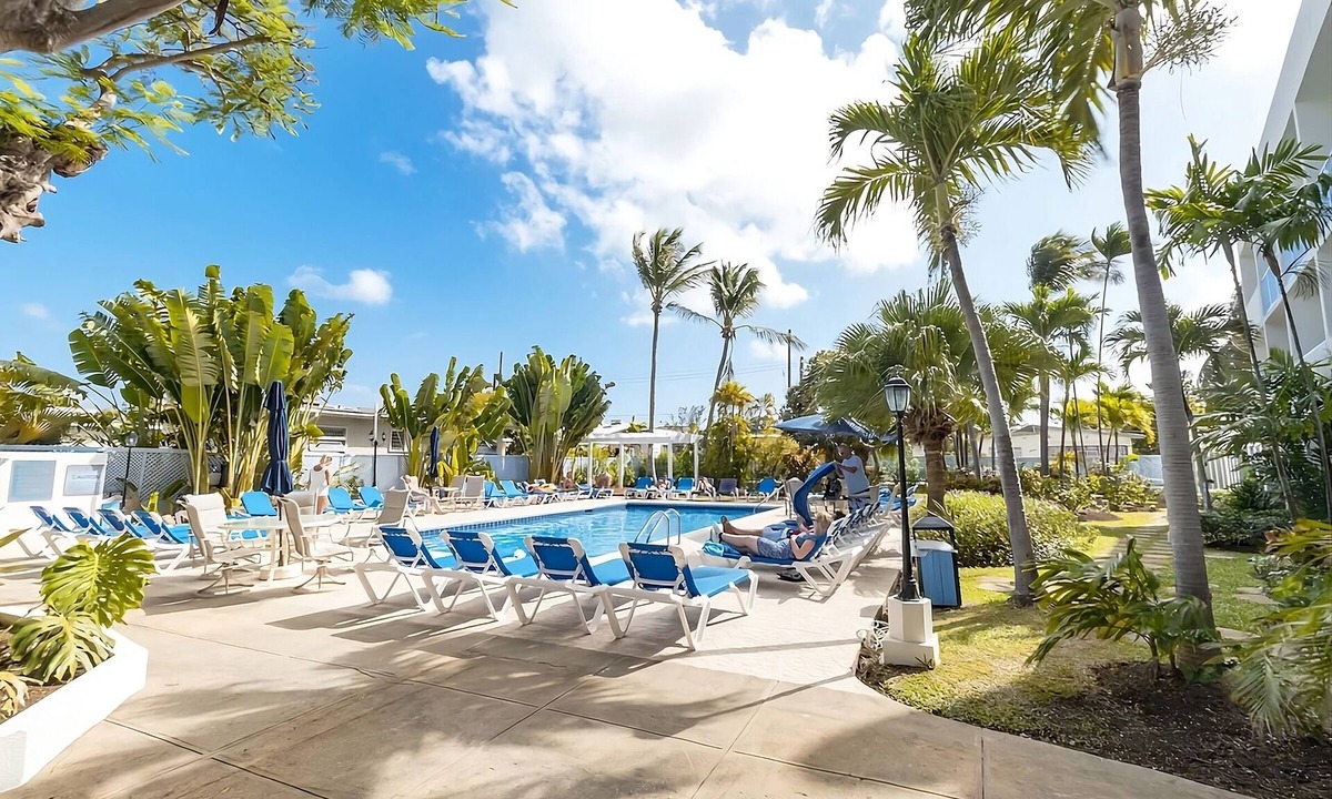 Dover Hotel | Discover Worthing Beach! w/Balcony! FREE Parking and Onsite Pool