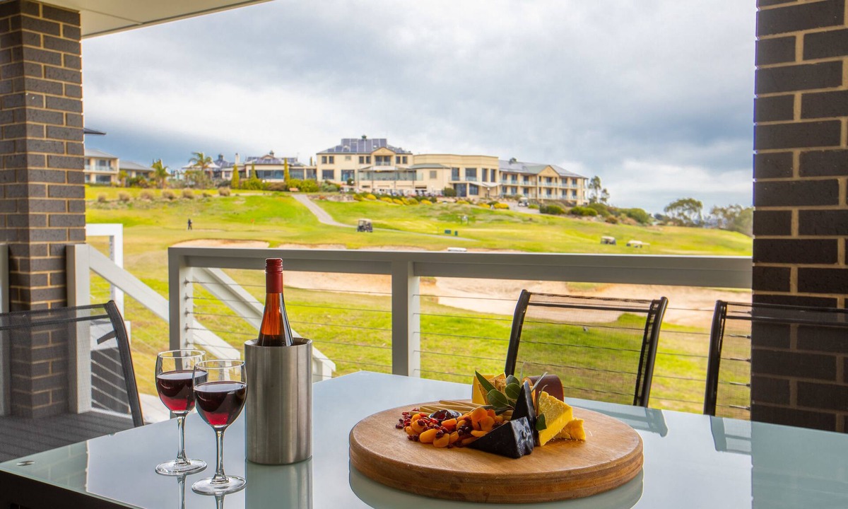 McCracken Hotel | Discovery Resorts - McCracken Country Club