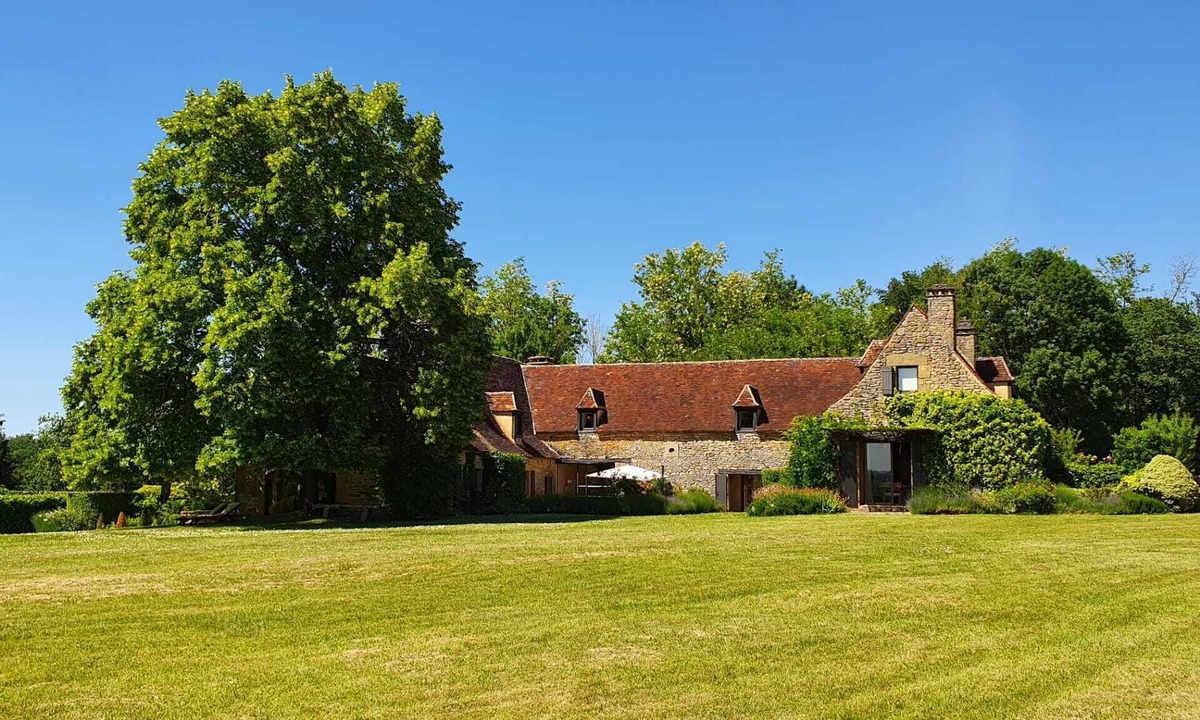 Sarlat-la-Caneda House | Discreet manor house for 13 guests (tennis/pool/cinema lounge/35-hour service)