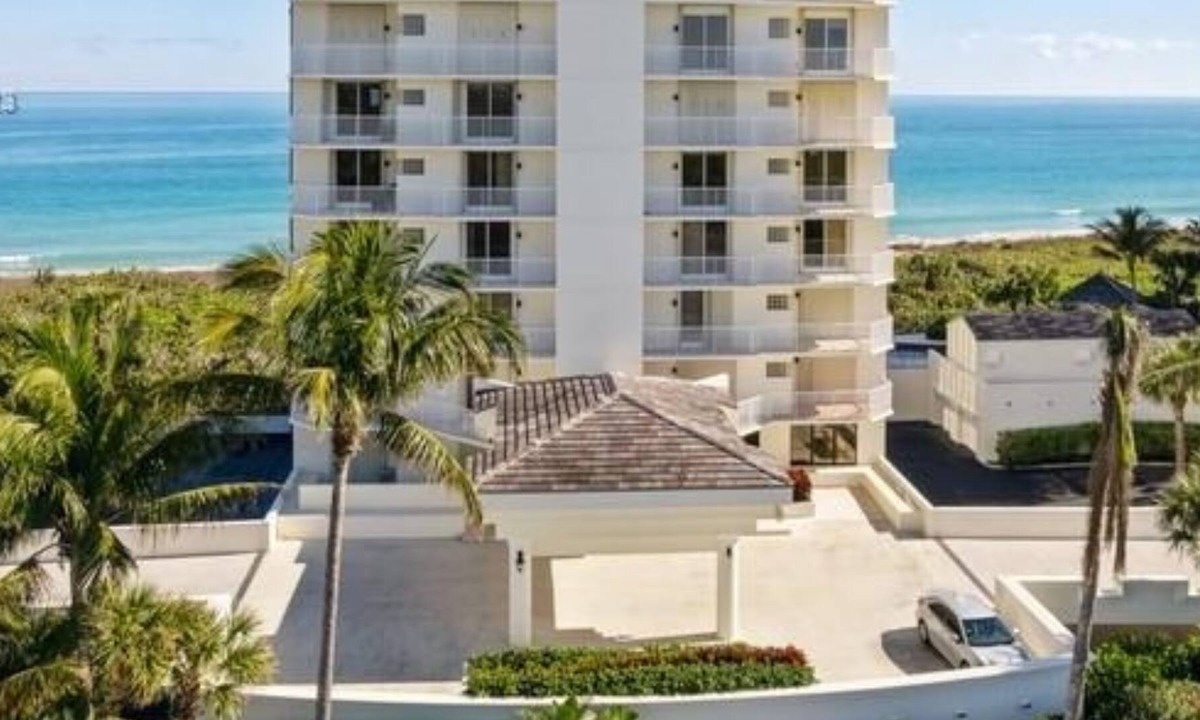 Fort Pierce Shores Condo | Distinct oceanfront living on Hutchinson Island. 6+ month lease terms only.