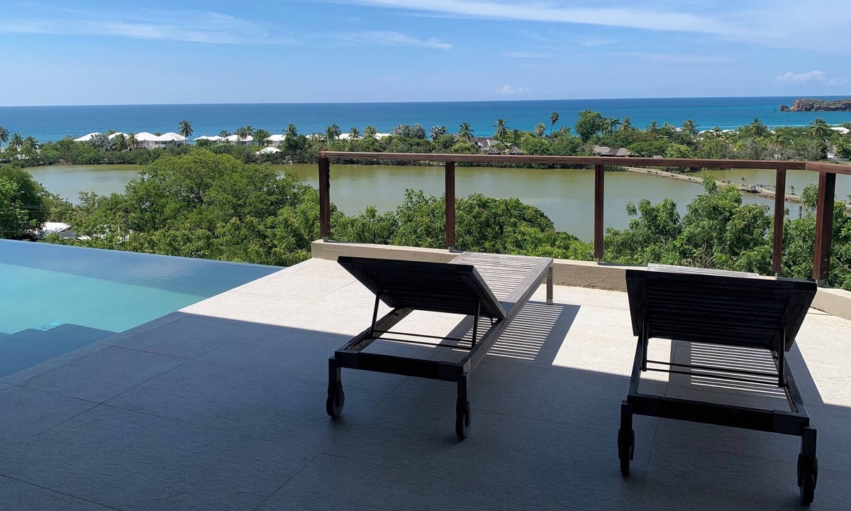 Gray's Farm Villa | Distinctive villa with private pool - ocean view