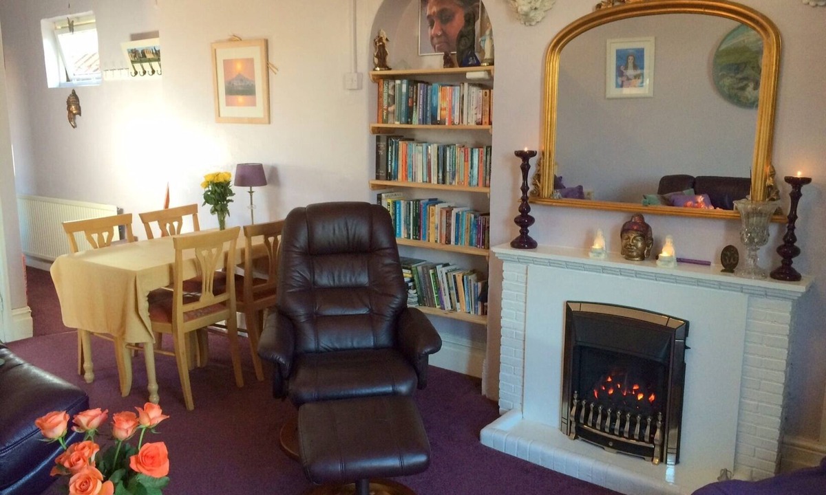 Glastonbury Apartment | Divine Light Centre In Glastonbury, Isle Of Avalon, Land Of King Arthur.