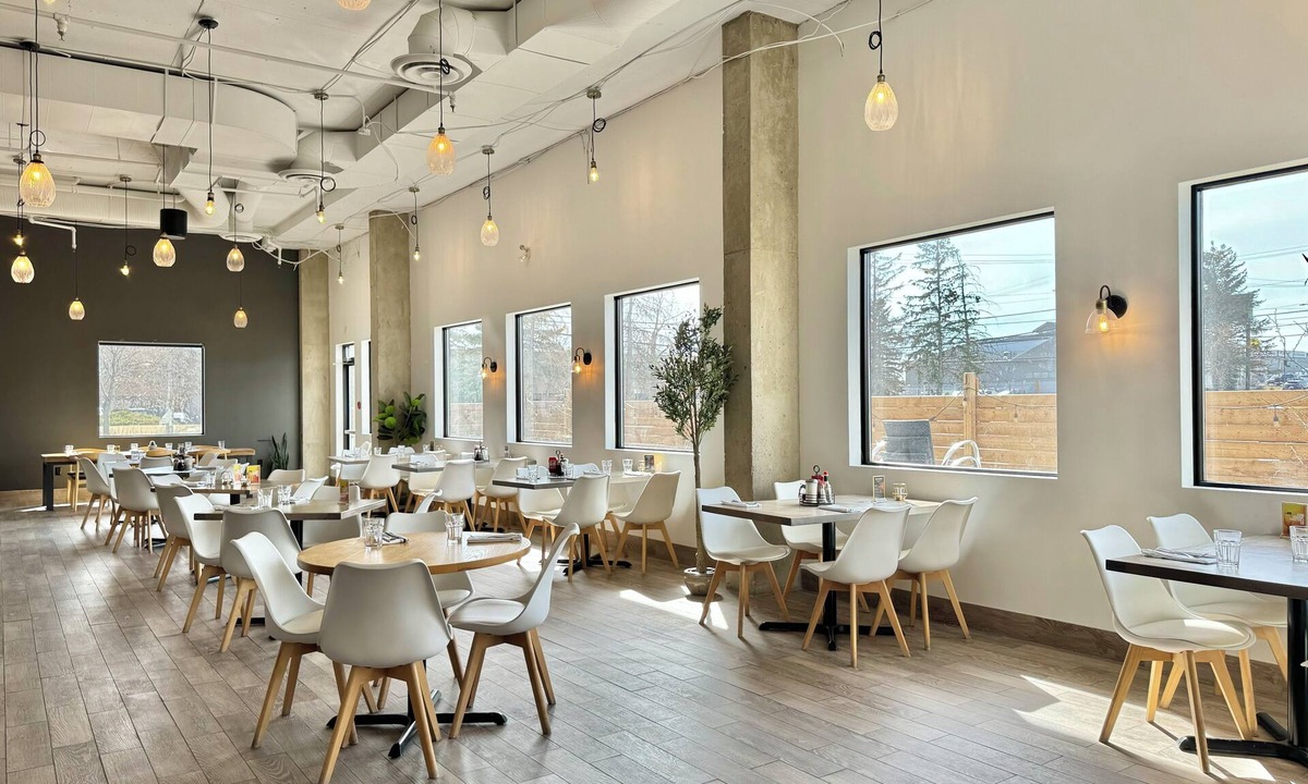 Calgary Hotel | Divya Sutra Plaza and Conference Centre Calgary Airport