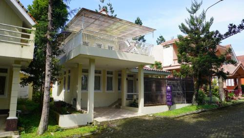 Cipanas Villa | Diyar Villas Puncak R7-3