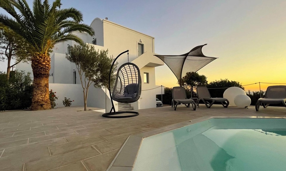 Monolithos Hotel | DL Santorini