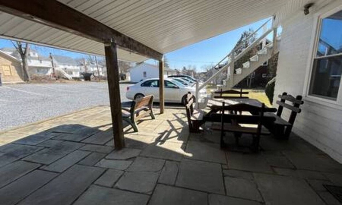 DuBois Apartment | DM-E 3BR Historic Residence