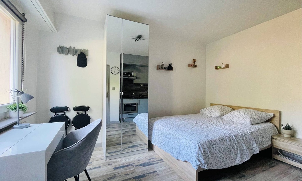 Bourgfelden Apartment | Dnn: Stylish Studio Wifi, Netflix Basel Airport