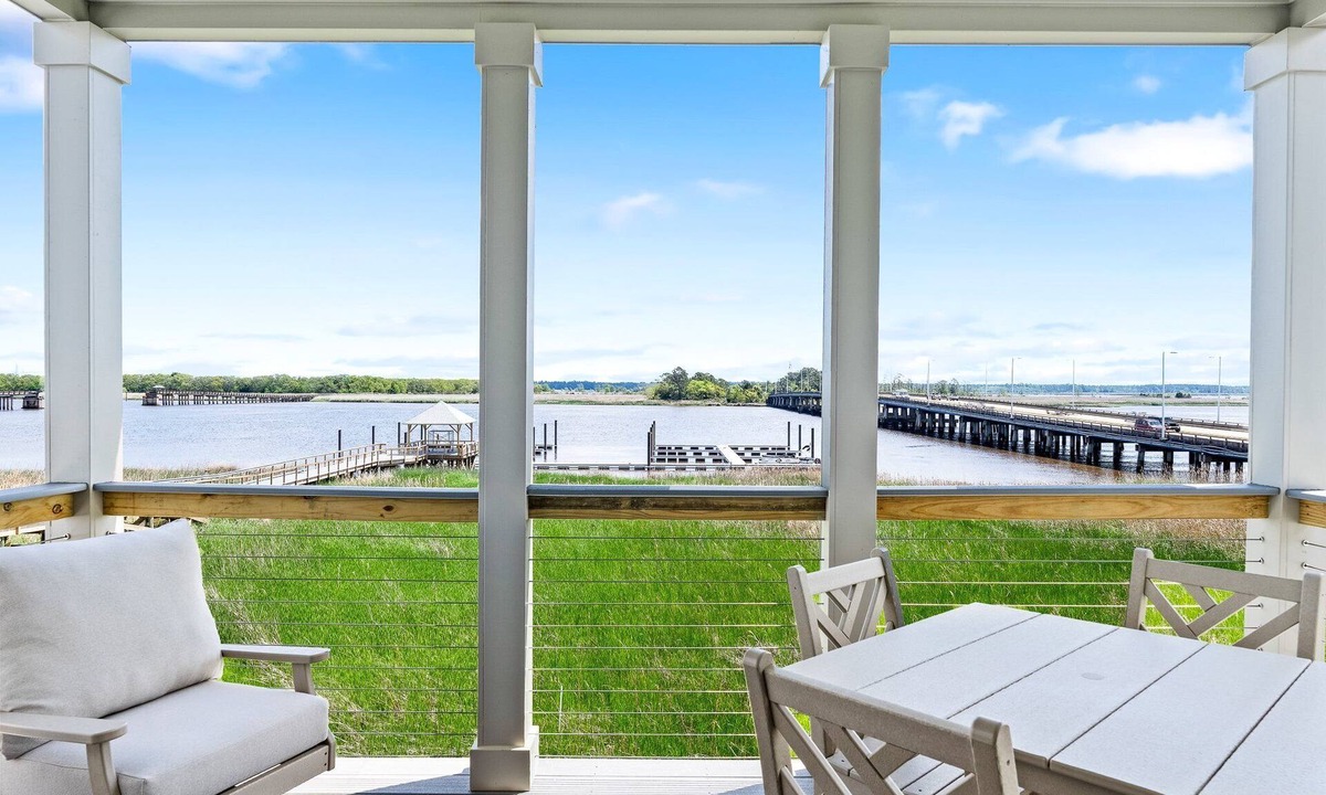 Georgetown House | Dock and Dwell at the Winyah Bay Club, Pool, Outdoor Lounge/Grill and Boat Slip included!