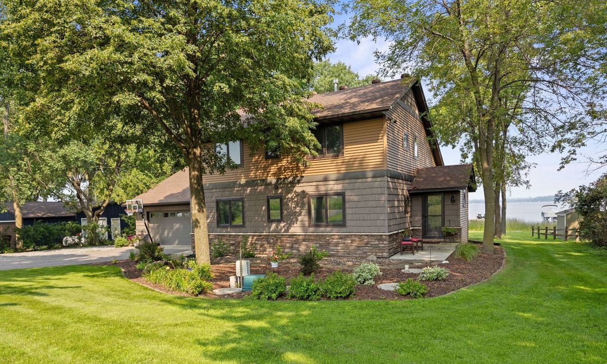 Darwin Cabin | Dock Days-Cozy Nights on the Lake