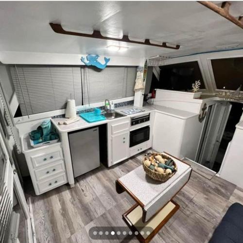 Marathon Boat Rental | Dock life