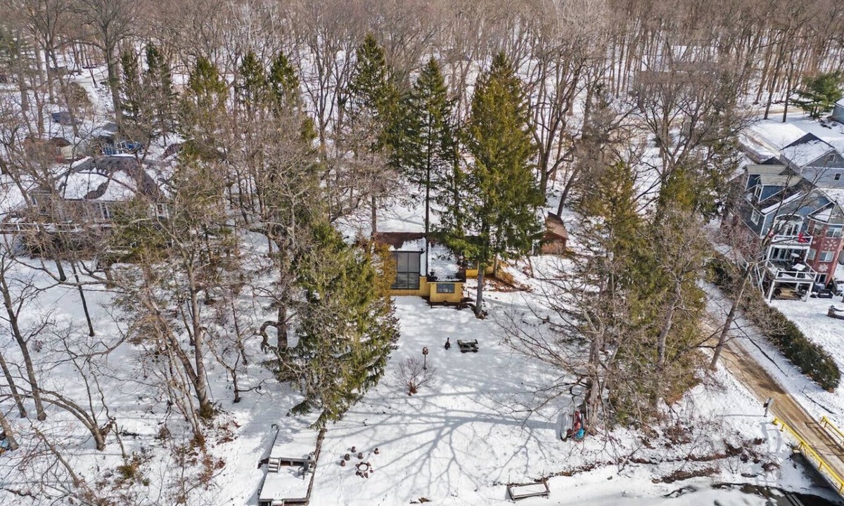 Hamburg Township House | Dockside Daydream, 25 mins to Michigan Wolverines