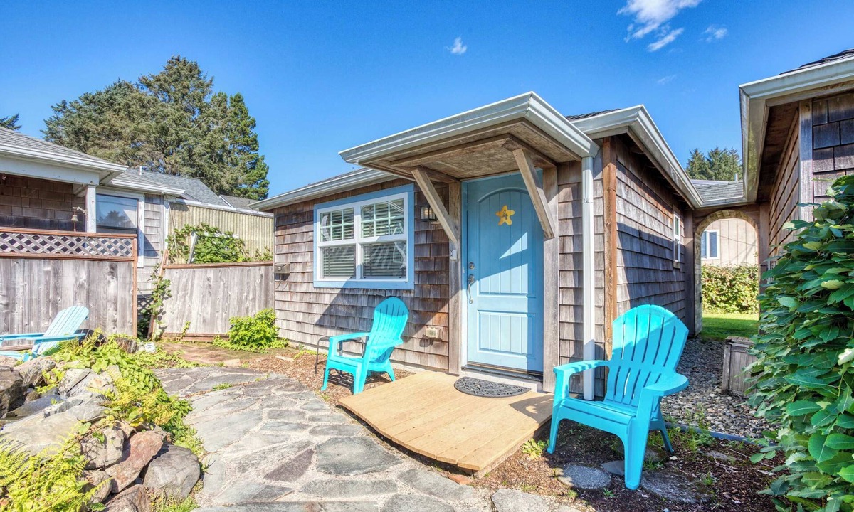 Downtown Cannon Beach House | Dog-Friendly Beach Cottage with Free WiFi - a Block from Beach