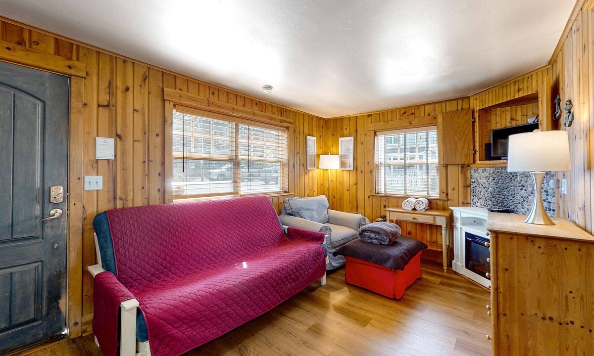 Downtown Cannon Beach House | Dog-Friendly Beach Condo with Free WiFi - Close to Beach