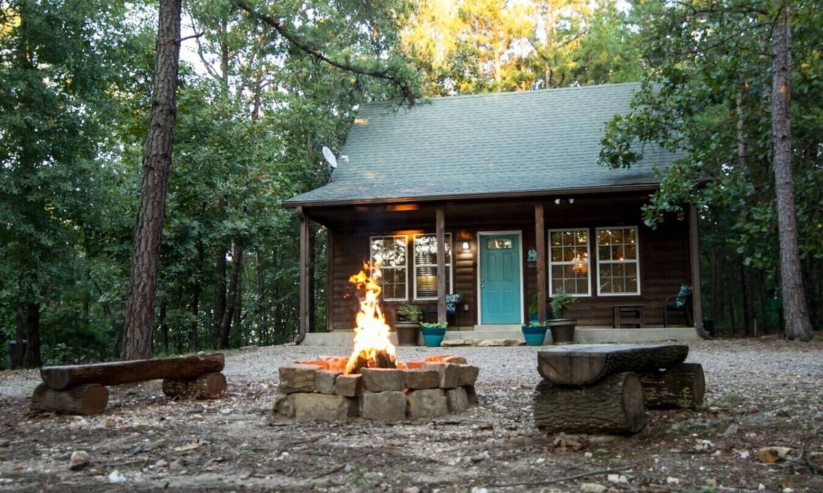 Hochatown Cabin | Dog-Friendly Cabin w/Hot Tub in Heart of Hochatown
