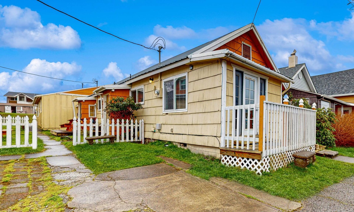 Rockaway Beach Cabin | Dog-Friendly Coastal Cottage Minutes from Downtown & One Block to Beach