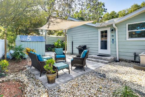 Walkers Holly Hill House | Dog-Friendly Daytona Beach Cottage w/Patio!