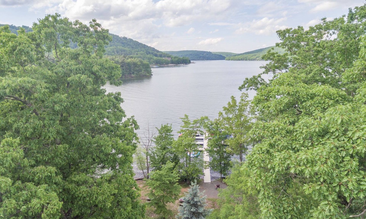 Thayerville House | Dog Friendly Deep Creek Retreat w/Hot Tub