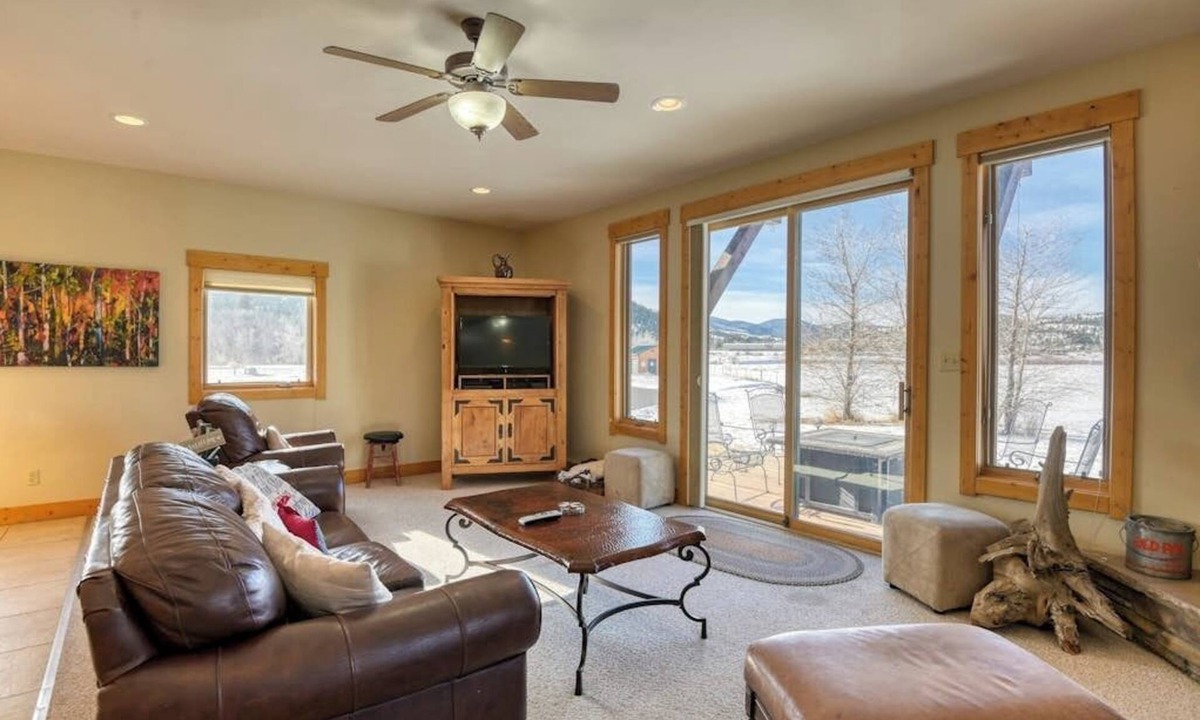 South Fork House | Dog-Friendly Golf Course Front Home w/Free WiFi, Gas Fireplace, W/D, & Gas Grill