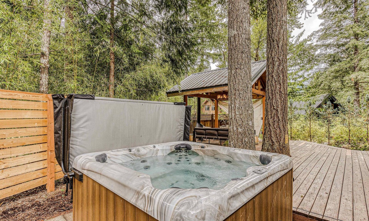 Mount Hood Village House | Dog-friendly home with hot tub, shared pool, firepit, fireplace, & river access